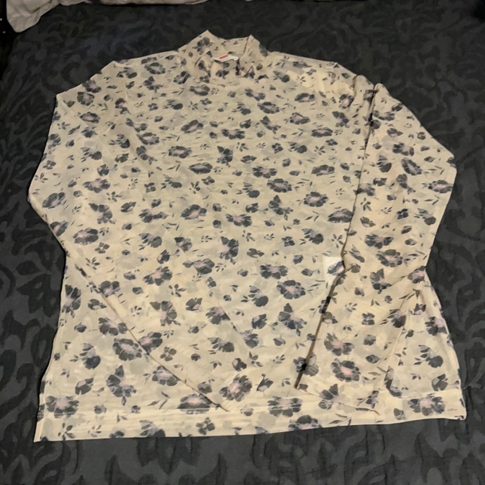 LEVIS FLORAL 🤍🤍🤍SHEER TOP